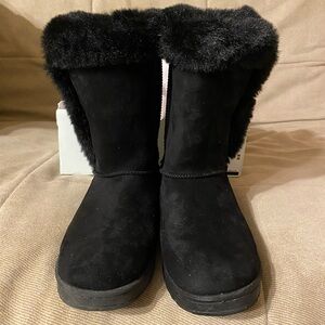 Black Winter Boots with Faux Fur Trim Women’s Size 7